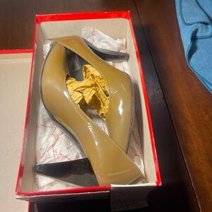 Charles Jourdan vintage 7.5 Tan Heels